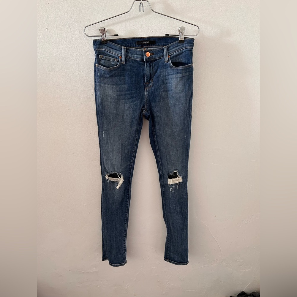 J BRAND - Skinny leg in Fray size 26